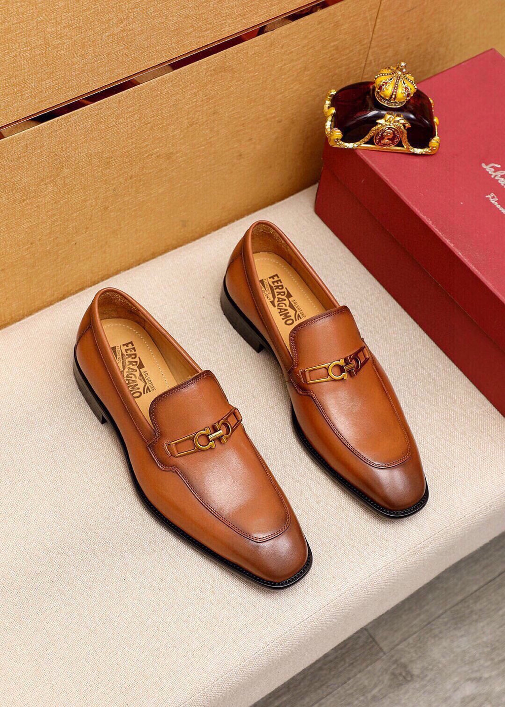 Ferragamo Leather Hardware Loafers